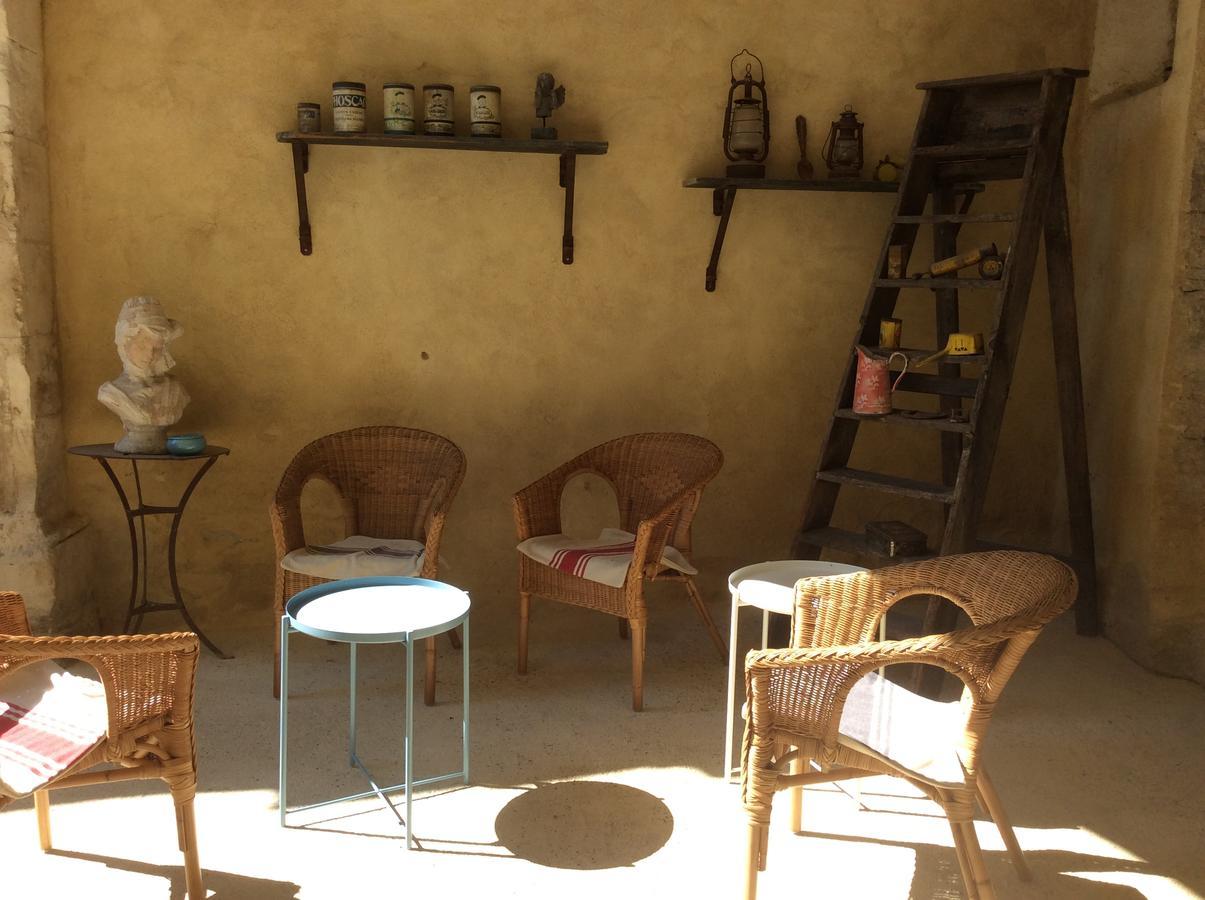 Le Posterlon Bed & Breakfast Caumont-sur-Durance Exterior foto