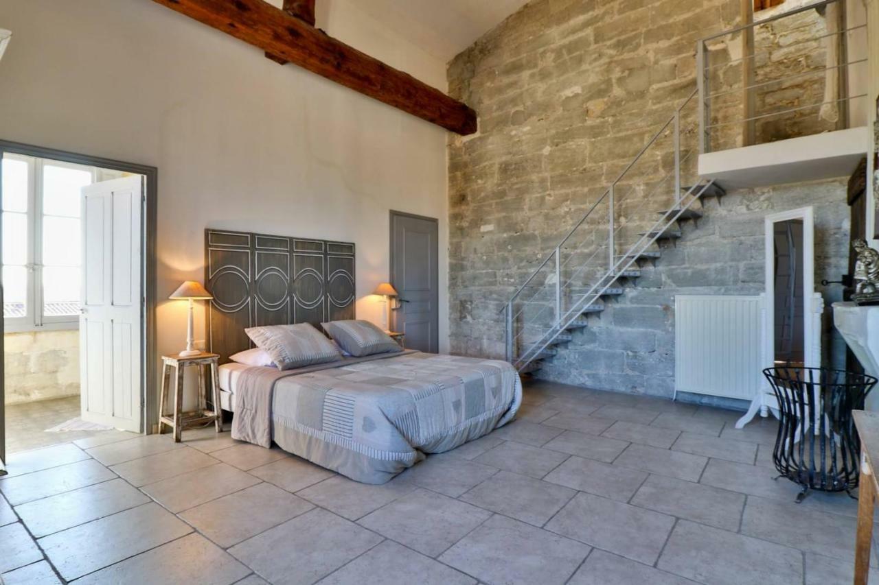 Le Posterlon Bed & Breakfast Caumont-sur-Durance Exterior foto