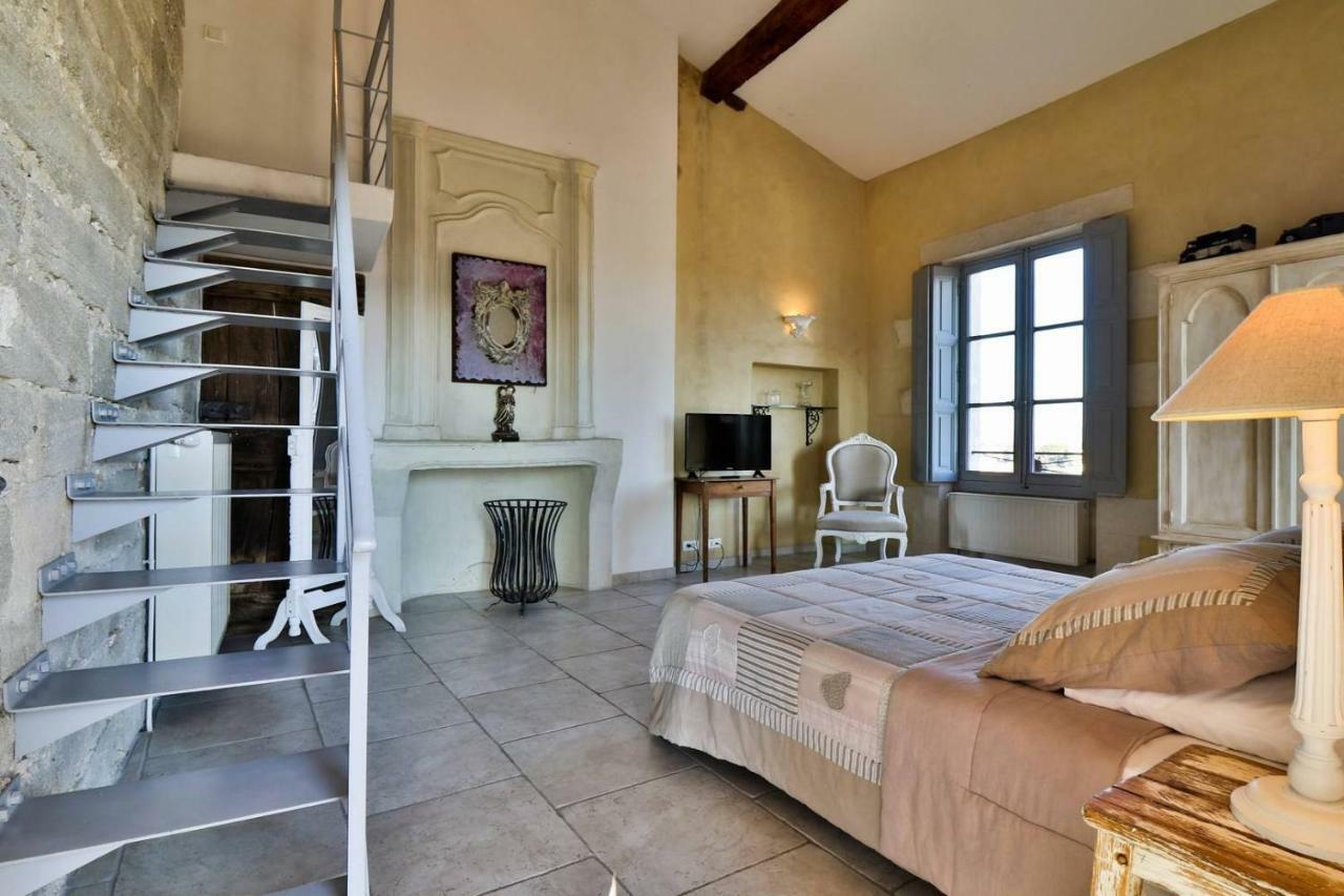 Le Posterlon Bed & Breakfast Caumont-sur-Durance Exterior foto